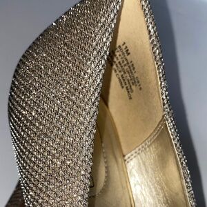 Bandolino Glittering Diamond Thread Silver Peep-Toe Heels size 11